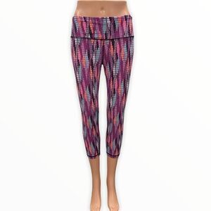 Victoria’s Secret Women’s Knockout Capri Leggings in the Size Medium